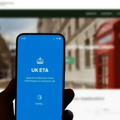 Planujesz podróż do Londynu? Aplikacja UK ETA ułatwia uzyskanie autoryzacji podróży. Sprawdź, czy do Londynu trzeba paszport, czy wystarczy ETA.