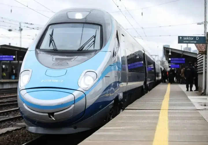 Nowy Pendolino czeka na pasażerów. Studenci mogą liczyć na **zniżkę studencką na pociąg** i podróżować taniej.