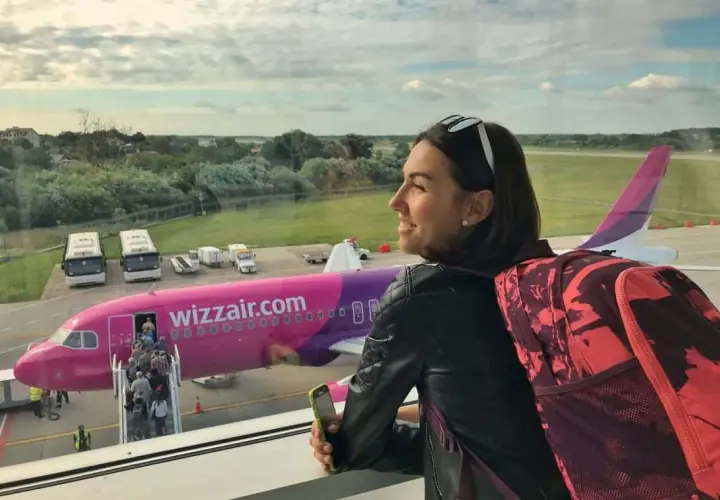 Bagaż rejestrowany Wizz Air: Co spakować, by uniknąć problemów?