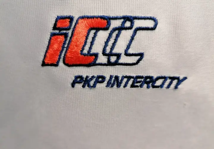 Logo PKP Intercity. Sprawdź regulamin akcji "taniej z bliskimi", by podróżować z rodziną i przyjaciółmi.