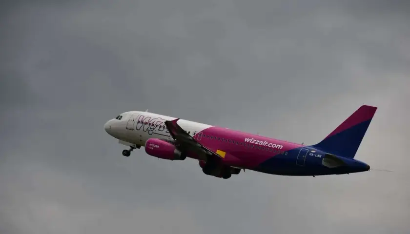 Wizz Air: Ile alkoholu możesz zabrać? Uniknij konfiskaty!