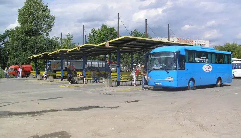 Autobus Warszawa-Sokołów Podlaski: Dworzec czy Stadion?