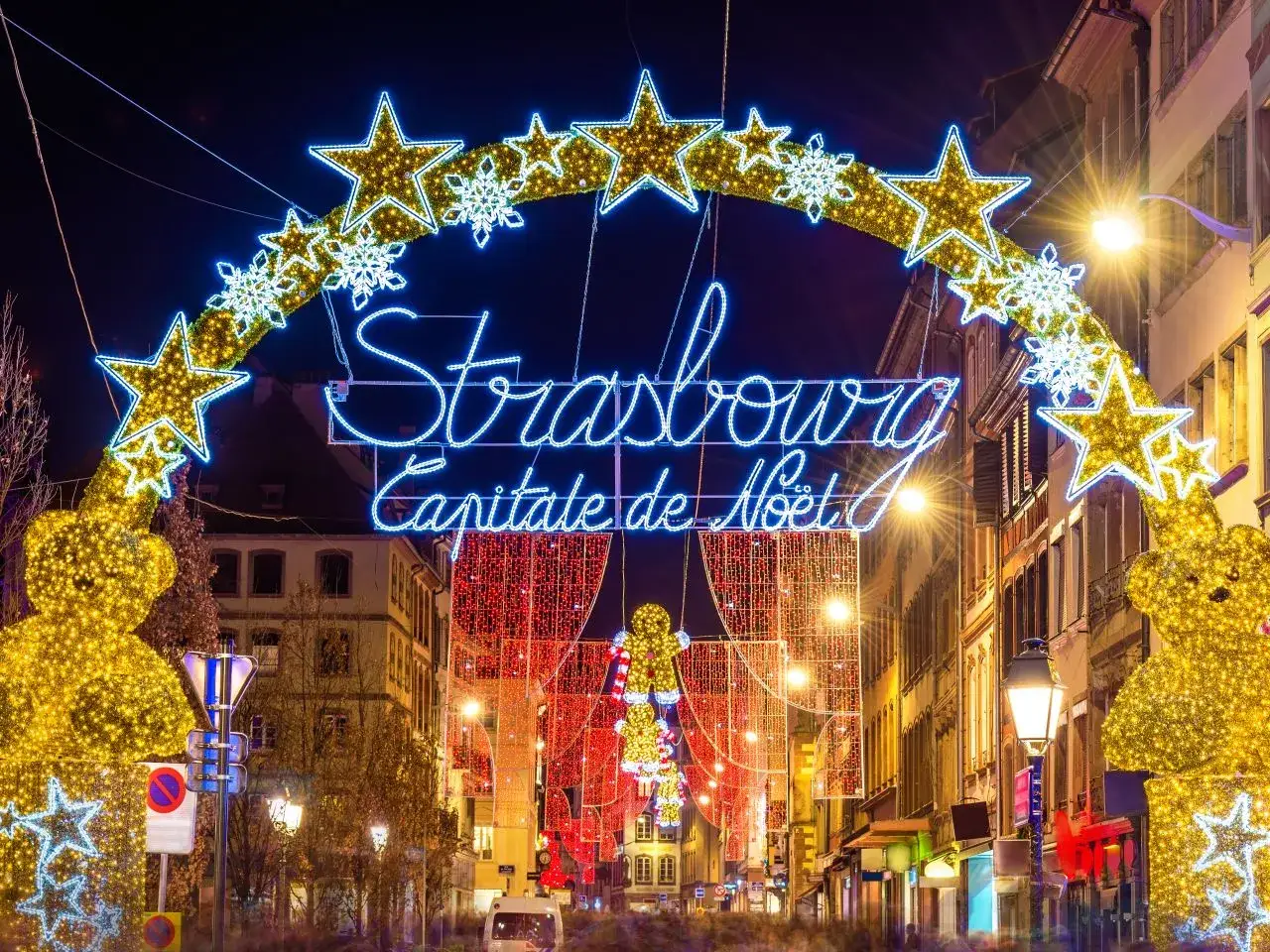 Strasbourg, stolica świąt Bożego Narodzenia, w blasku tysięcy lampek. Najpiękniejsze jarmarki bozonarodzeniowe w całej Europie.